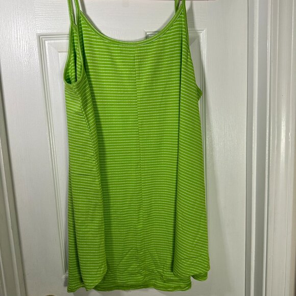 Zenana - Reversible flowy Tank Top - Green - 2X - NWOT - Picture 3 of 7
